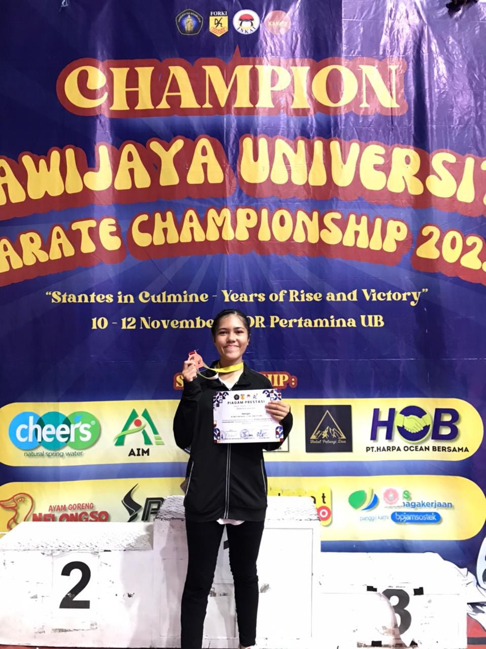 Mahasiswa FH UBT Raih Prestasi di Kejuaraan Brawijaya University Karate Champion 2023